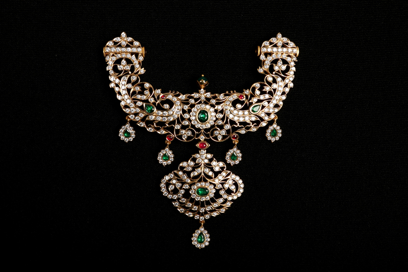 The best shop to buy Diamond Jewellery in Chennai and Karaikudi is Karaikudi Maganlal Mehta Corp Jewellers(KMCL) 